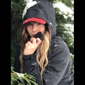 Meet your Posher, Maddi